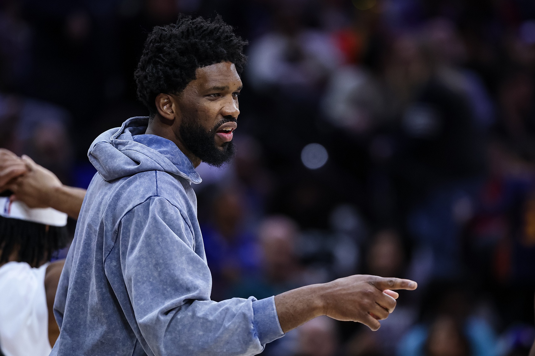 維拉紐瓦：對(duì)恩比德歸期未定不感到驚訝  過程已經(jīng)結(jié)束了