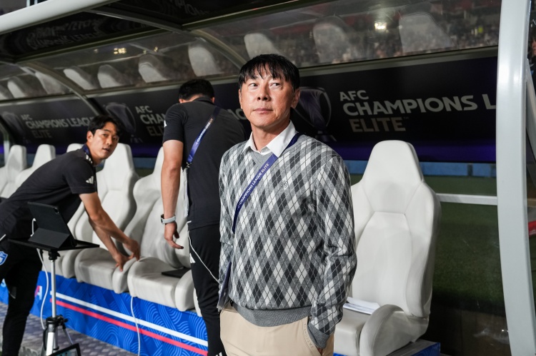 蔚山主帥申臺(tái)龍：申花沒比賽可以全主力，我們3天后還有只能輪換