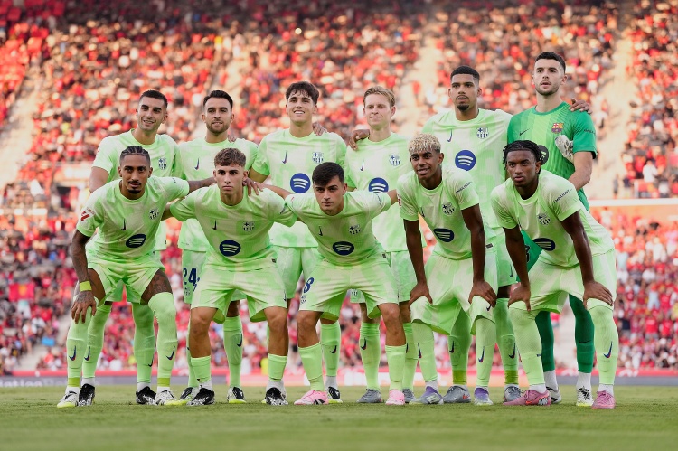 進球大戰(zhàn)？巴薩與巴黎過去六場歐冠交鋒，平均每場4.66個進球